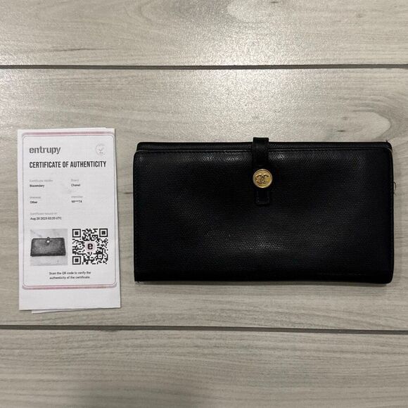 Chanel vintage CC Black Button Bifold Wallet Authentic. Come with authenticity - Picture 3 of 14